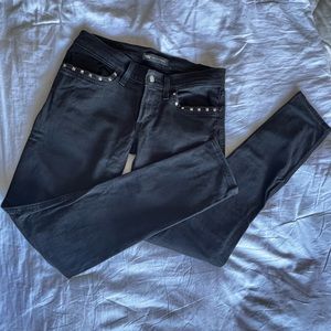 Black Skinny Low-rise Levi’s
